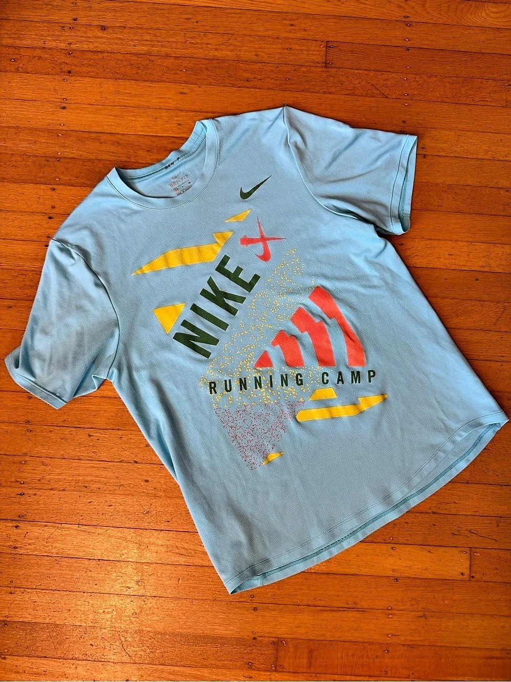 Nike XC Running Camp Dri-FIT Graphic Tee, Mens Size Small Light Blue & Yellow
